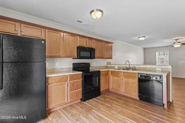 $1,300 | 425 Sullivan Loop Road, Midway Park, NC 28544
