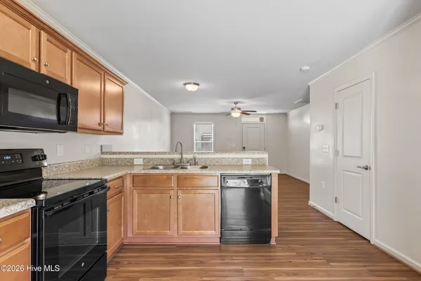 $1,300 | 425 Sullivan Loop Road, Midway Park, NC 28544
