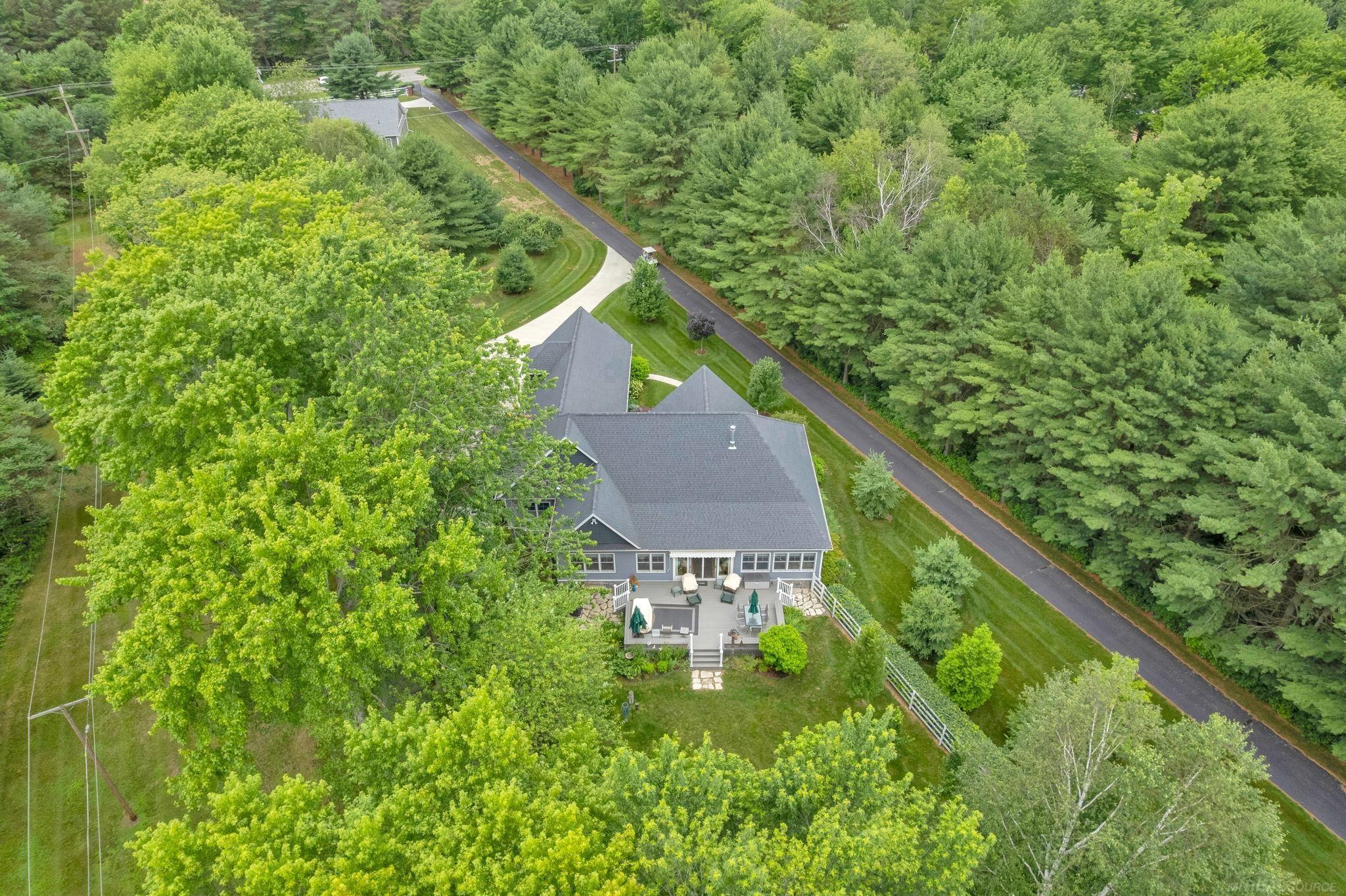 3905 Lakeshore Road Lexington, MI 48450 - Photo 10 of 86