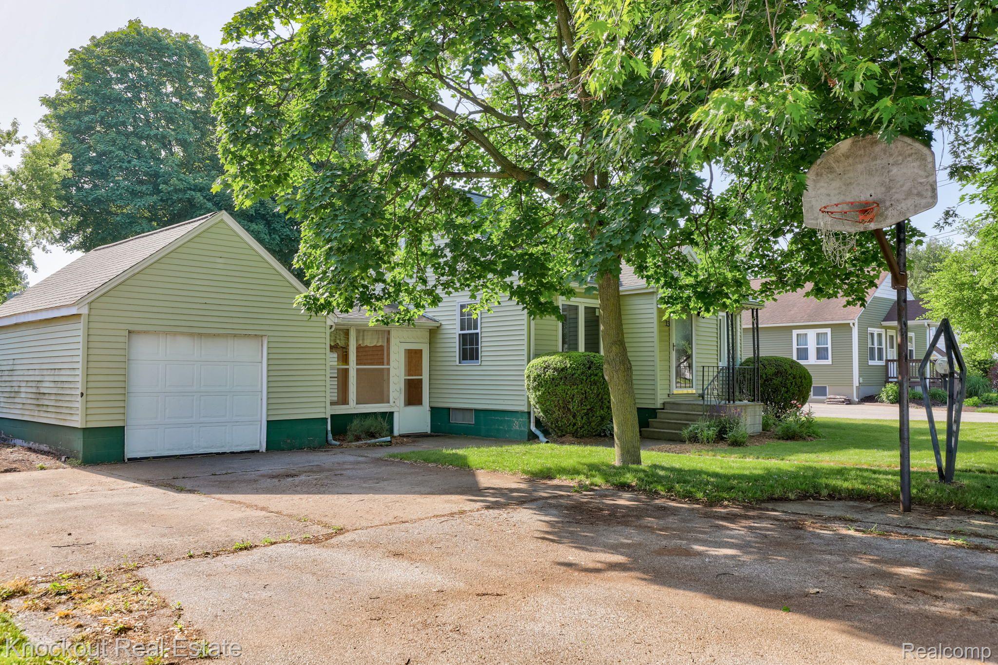 13 South Lincoln Road Bay City, MI 48708 - Photo 3 of 35 Gallery Image 3