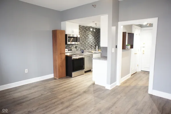 $1,300 | 230 East 9th Street, Unit 507, Indianapolis, IN 46204