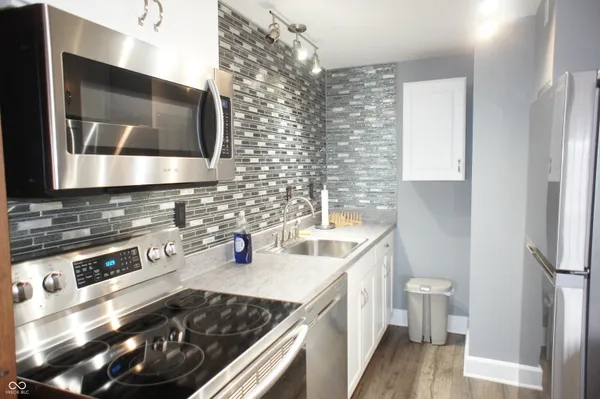 $1,300 | 230 East 9th Street, Unit 507, Indianapolis, IN 46204
