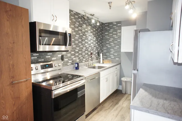 $1,300 | 230 East 9th Street, Unit 507, Indianapolis, IN 46204