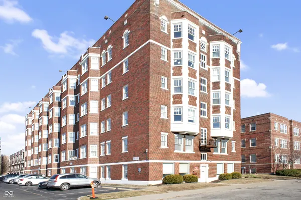 $1,300 | 230 East 9th Street, Unit 507, Indianapolis, IN 46204