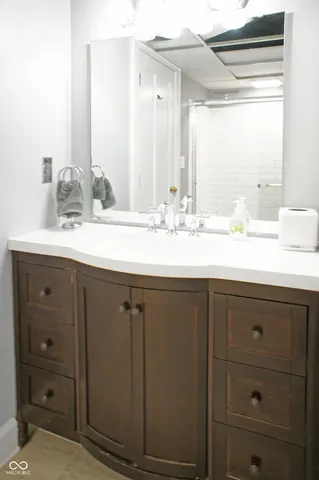 $1,300 | 230 East 9th Street, Unit 507, Indianapolis, IN 46204