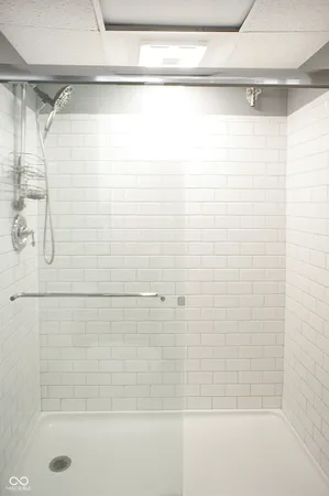 $1,300 | 230 East 9th Street, Unit 507, Indianapolis, IN 46204