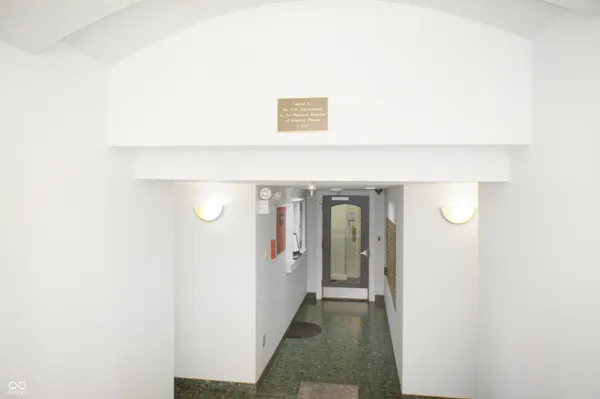 $1,300 | 230 East 9th Street, Unit 507, Indianapolis, IN 46204