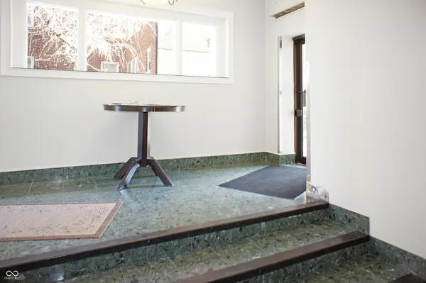 $1,300 | 230 East 9th Street, Unit 507, Indianapolis, IN 46204