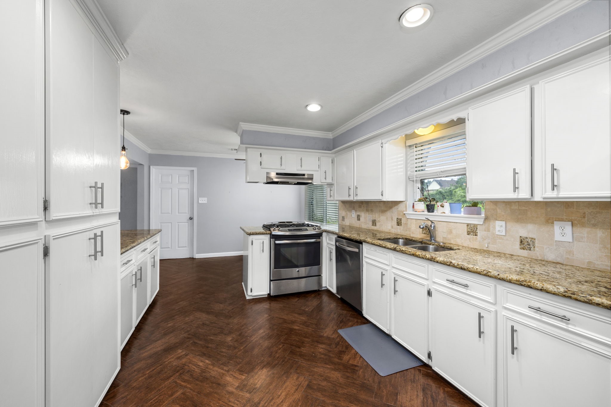 7407 Theisswood Road Spring, TX 77379 - Photo 16 of 42 Gallery Image 16