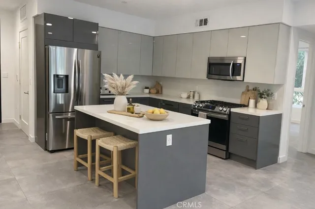 $3,660 | 214 South Westmoreland Avenue, Unit 5, Los Angeles, CA 90004