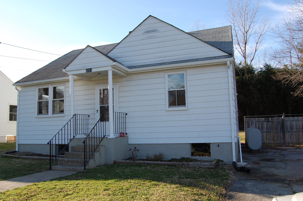 3711 Bear Road Southeast Roanoke, VA 24014 - Photo 1 of 10 3711 Bear Rd