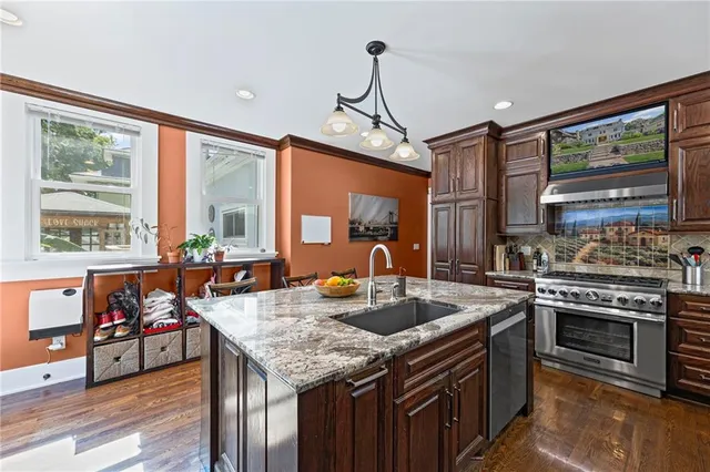 $839,900 | 3625 Locust Street, Kansas City, MO 64109