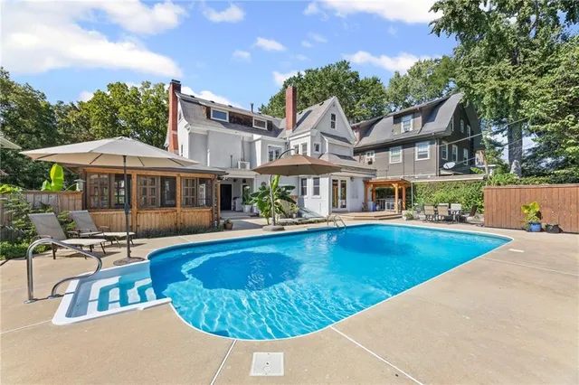 $839,900 | 3625 Locust Street, Kansas City, MO 64109