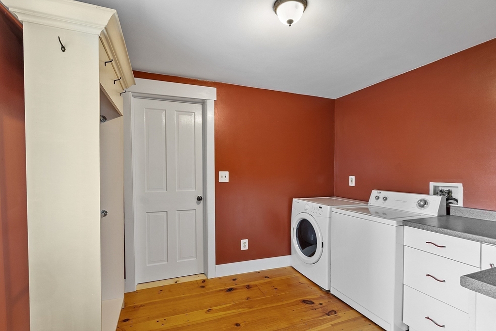 4 Elm Avenue Royalston, MA 01368 - Photo 17 of 42 a utility room with dryer and washer