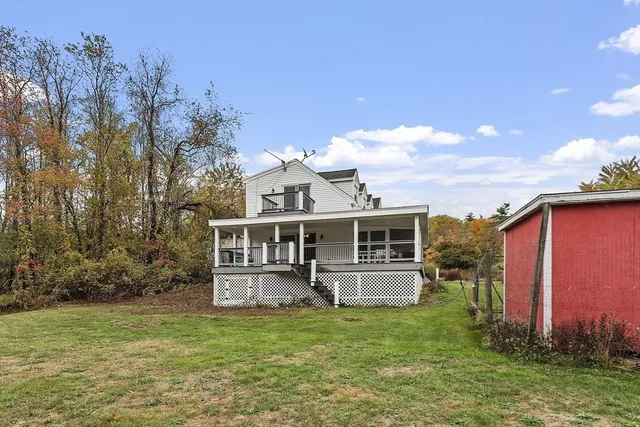 a picture of a black and white photo