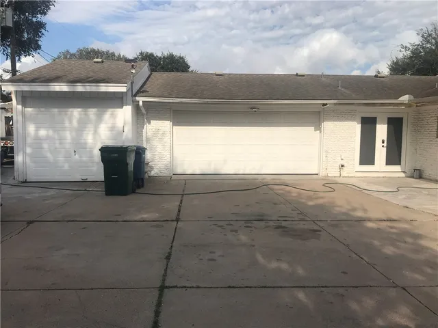 a view of a garage