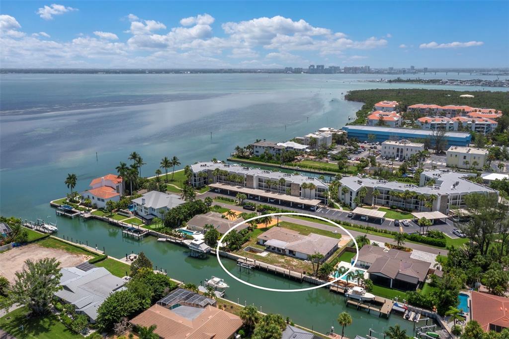 525 Sloop Lane Longboat Key, FL 34228 - Photo 16 of 31 Gallery Image 16