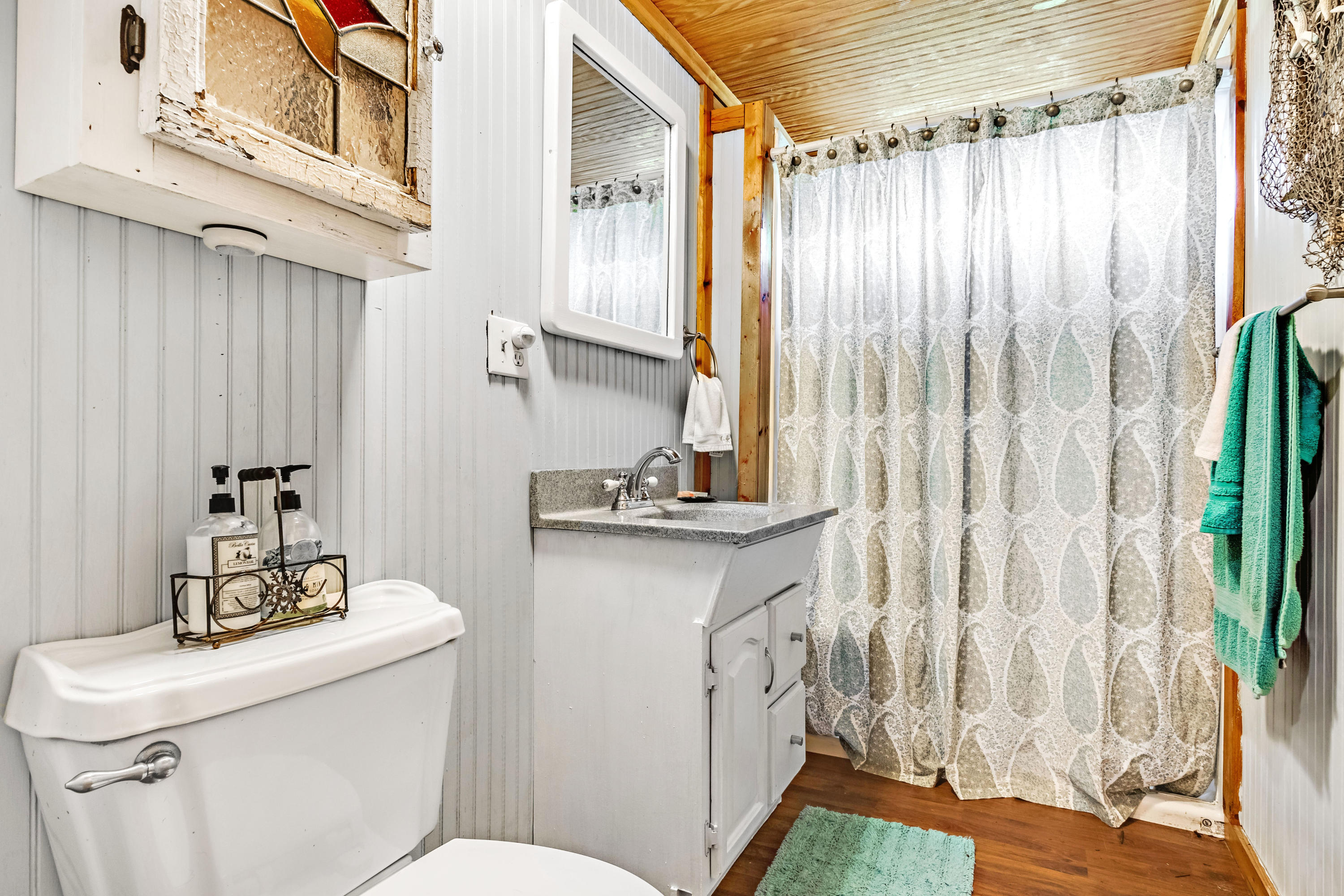 186 Cell Tower Road Salters, SC 29590 - Photo 23 of 35 Guest Bathroom