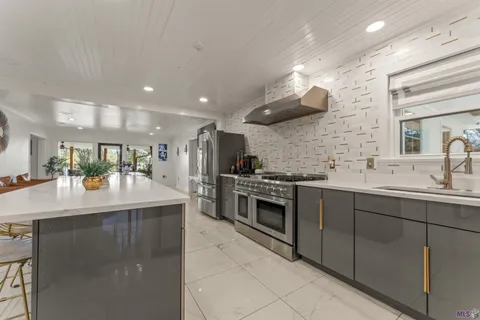 $950,000 | 8720 West Fairway Drive, Baton Rouge, LA 70809