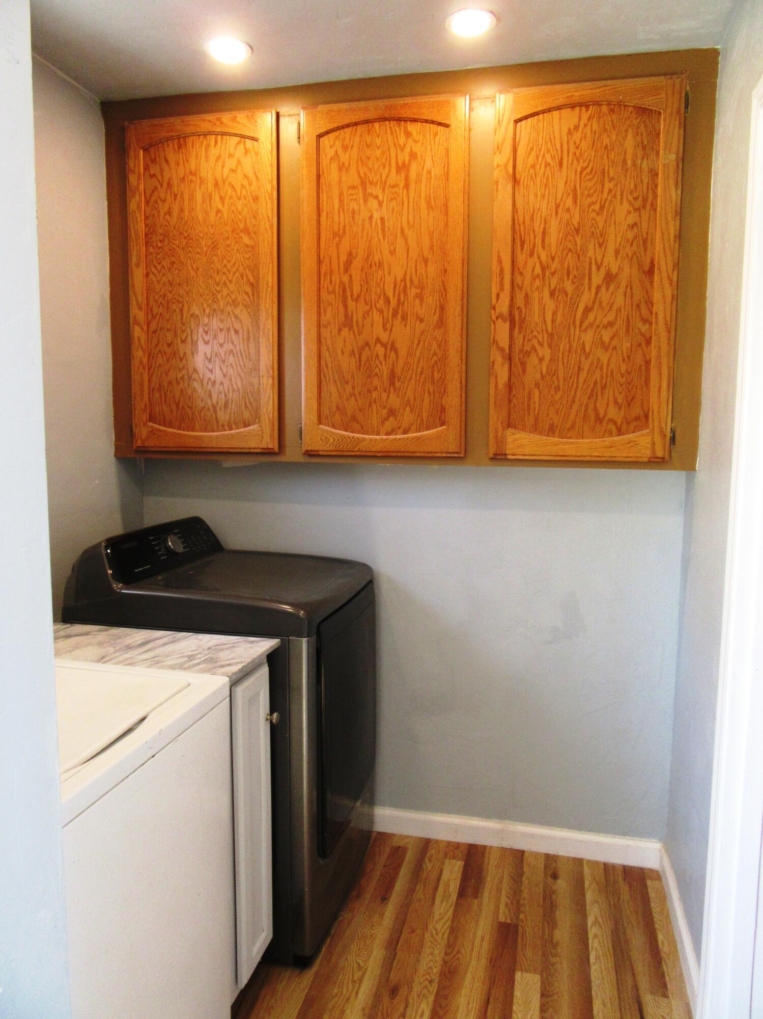 907 West 3rd Street Alturas, CA 96101 - Photo 12 of 32 Laundry room 2