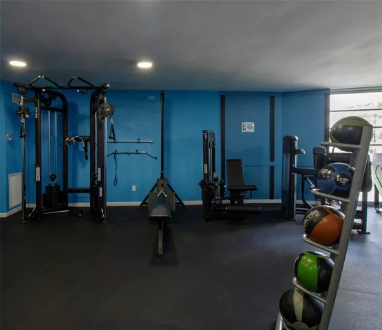 $3,400 | 877 Northeast 195th Street, Unit 222, Miami, FL 33179