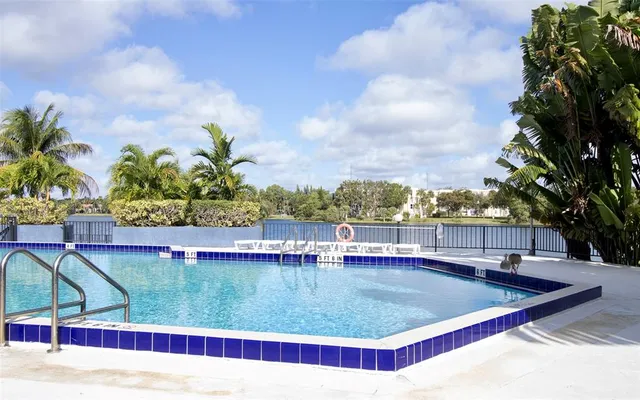 $3,400 | 877 Northeast 195th Street, Unit 222, Miami, FL 33179