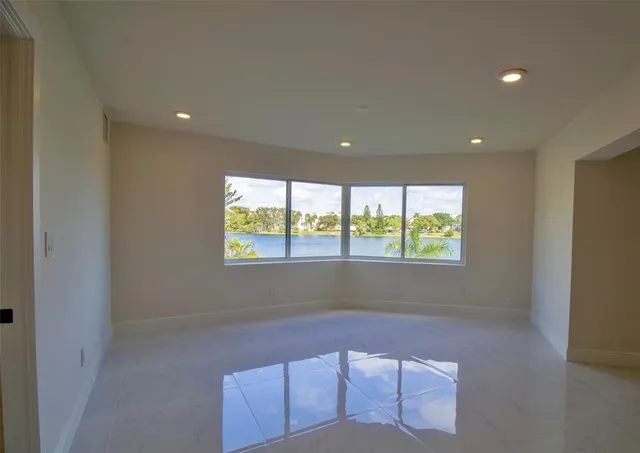 $3,400 | 877 Northeast 195th Street, Unit 222, Miami, FL 33179