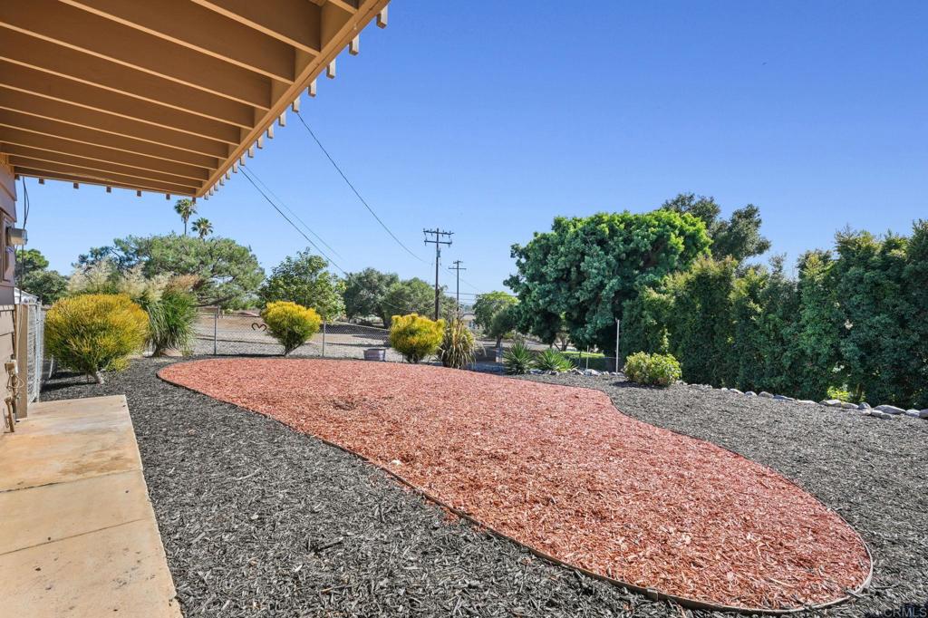 2034 Alessandro Trail Vista, CA 92084 - Photo 15 of 55