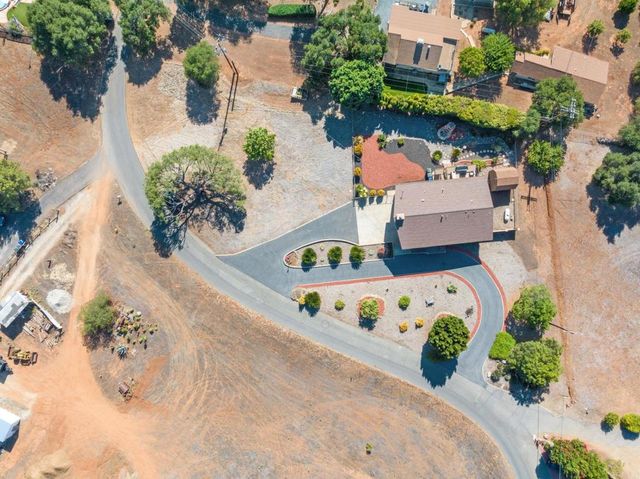 $949,000 | 2034 Alessandro Trail, Vista, CA 92084