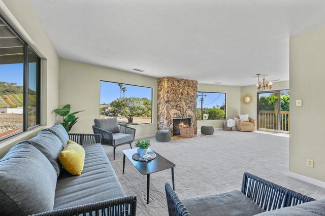 $949,000 | 2034 Alessandro Trail, Vista, CA 92084