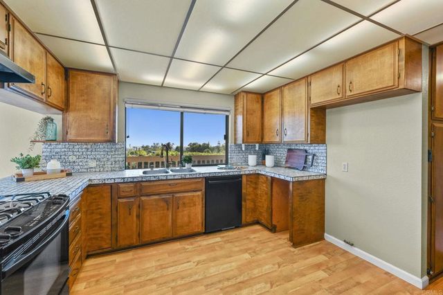 $949,000 | 2034 Alessandro Trail, Vista, CA 92084