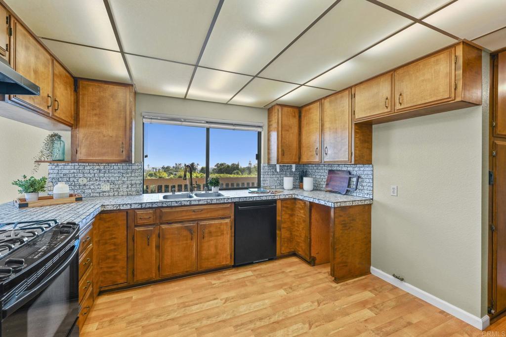 2034 Alessandro Trail Vista, CA 92084 - Photo 45 of 55