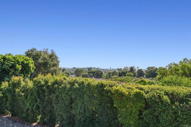 $949,000 | 2034 Alessandro Trail, Vista, CA 92084