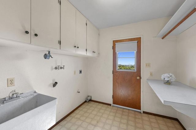 $949,000 | 2034 Alessandro Trail, Vista, CA 92084