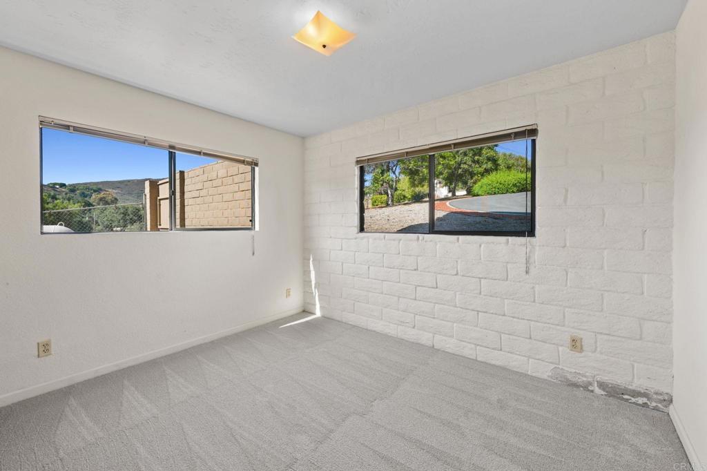 2034 Alessandro Trail Vista, CA 92084 - Photo 8 of 55