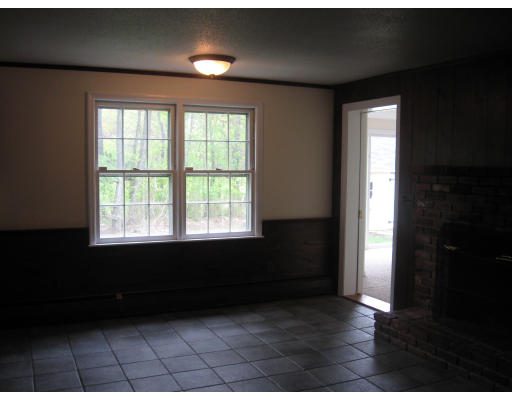 73 Turkey Hill Road Lunenburg, MA 01462 - Photo 5 of 9 Gallery Image 5