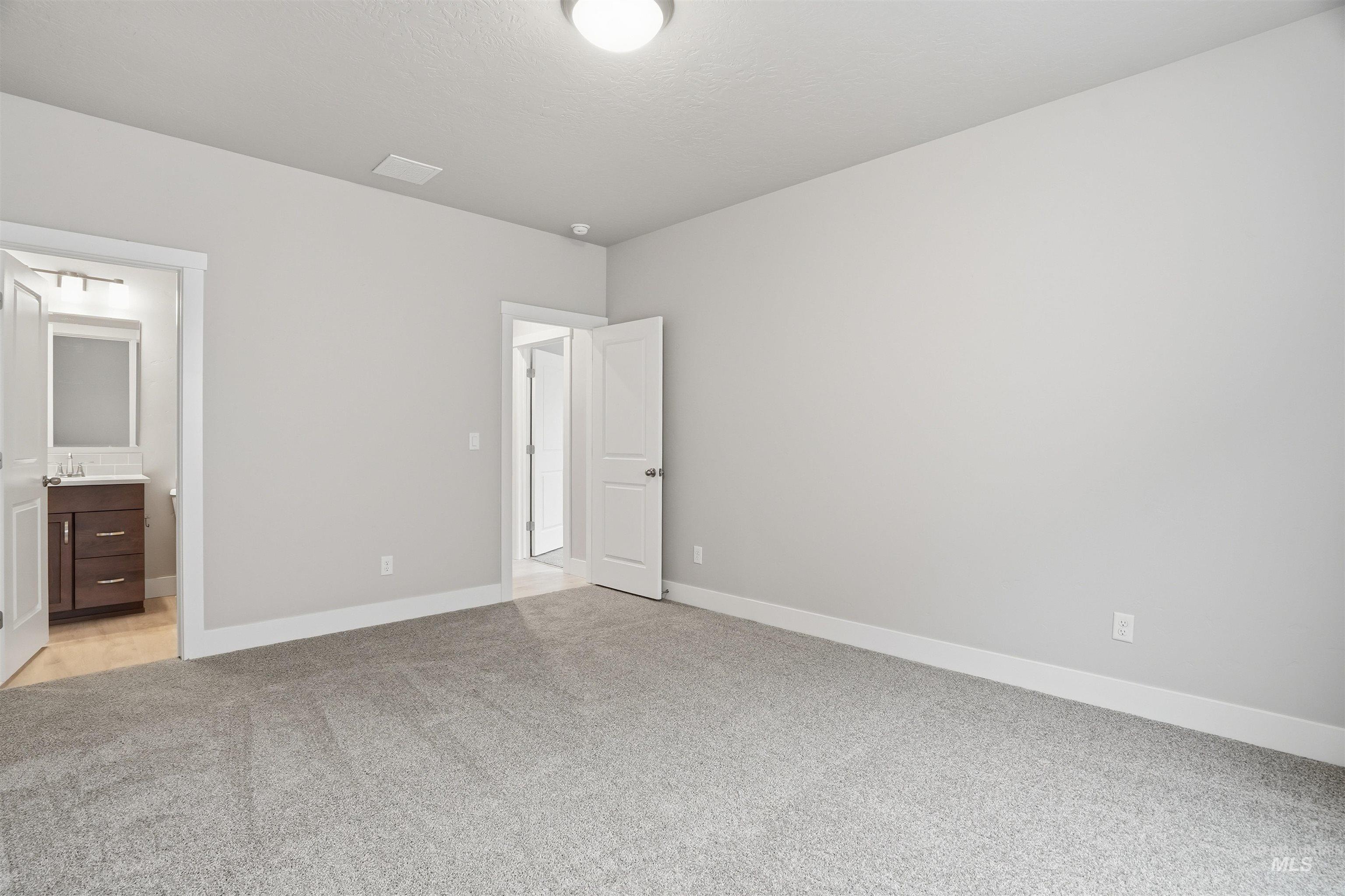 5877 West Sprig Drive Meridian, ID 83646 - Photo 2 of 16