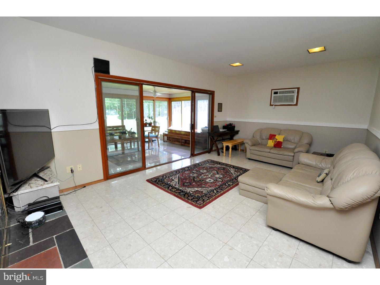 607 Rancocas Avenue Riverside, NJ 08075 - Photo 8 of 25 Family Room