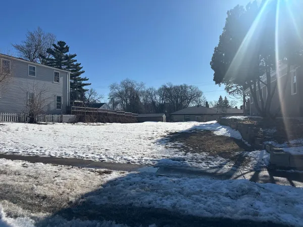 $60,000 | 1954 Case Avenue East, St. Paul, MN 55119