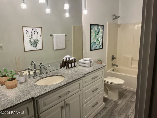 $959,900 | 111 Belle Helene Court, Lafayette, LA 70508