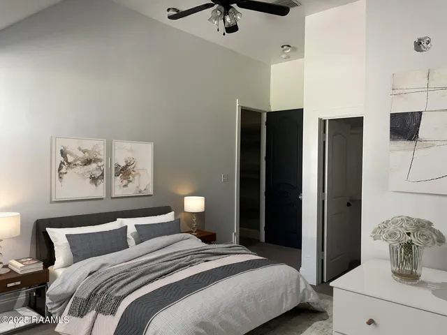 $999,900 | 111 Belle Helene Court, Lafayette, LA 70508