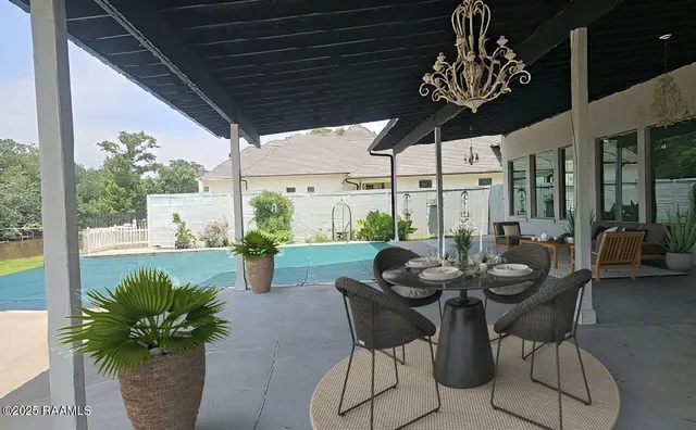 $999,900 | 111 Belle Helene Court, Lafayette, LA 70508