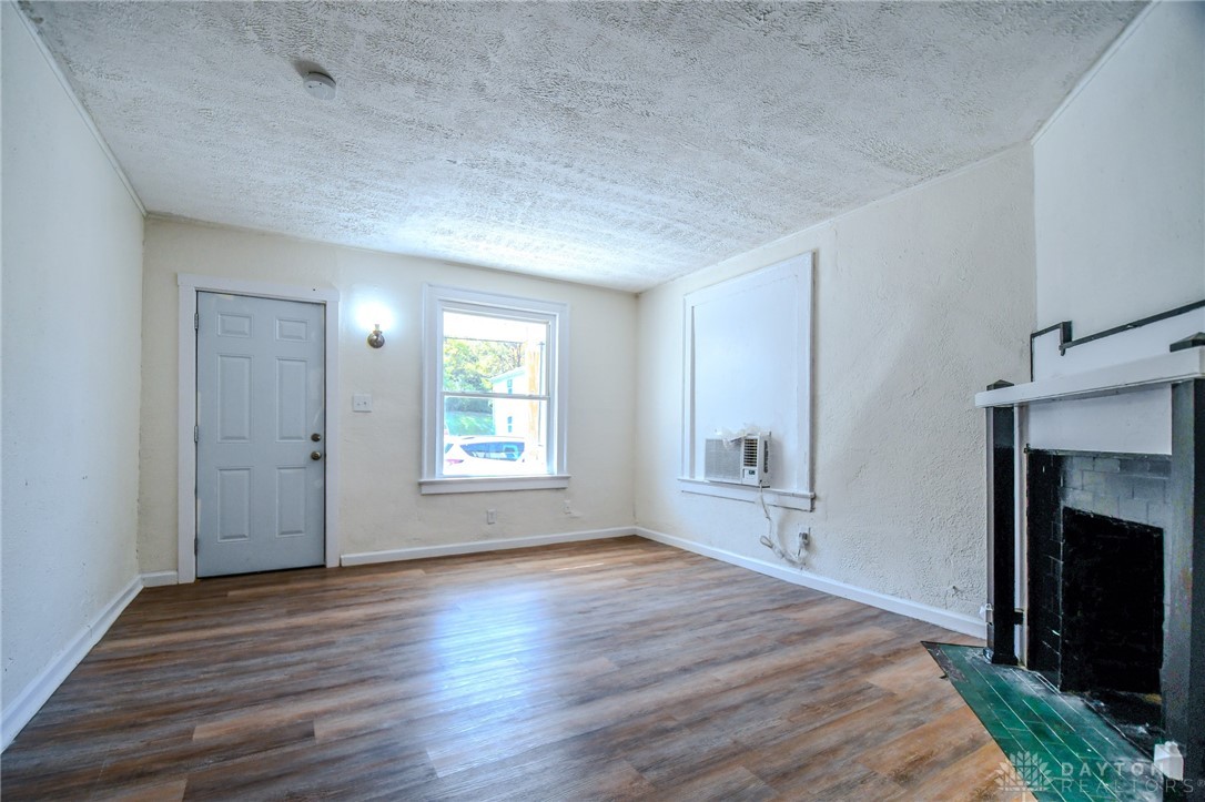 828 East Main Street Springfield, OH 45503 - Photo 7 of 46