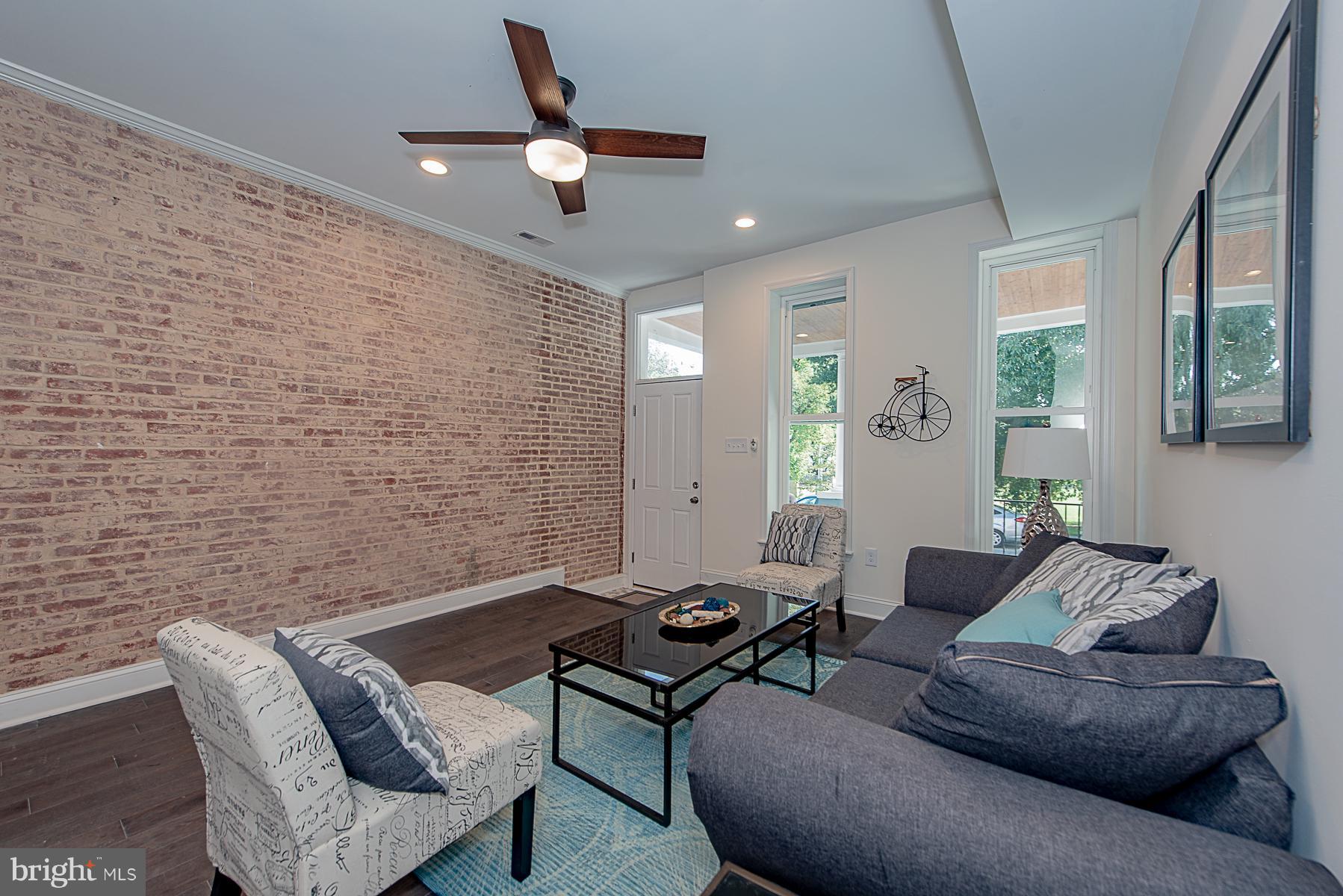 3232 Keswick Road Baltimore, MD 21211 - Photo 5 of 24 Living Room