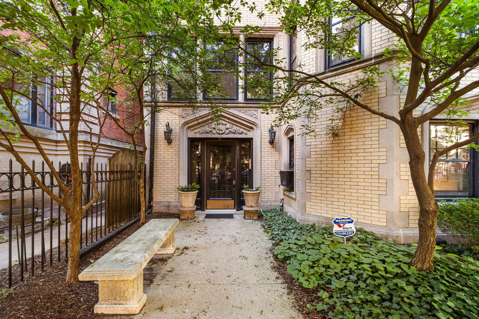 635 West Sheridan Road, Unit G Chicago, IL 60613 - Photo 3 of 25 Gallery Image 3