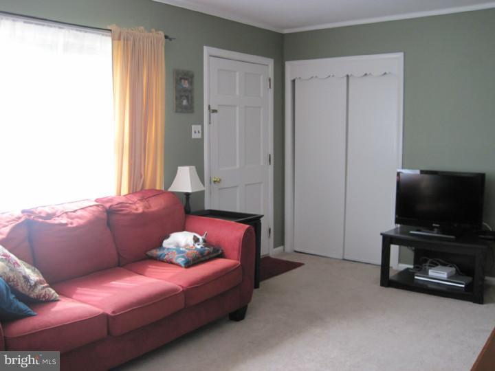 200 Baldwin Road Glassboro, NJ 08028 - Photo 4 of 14 Living Room
