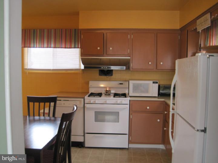 200 Baldwin Road Glassboro, NJ 08028 - Photo 7 of 14 Kitchen