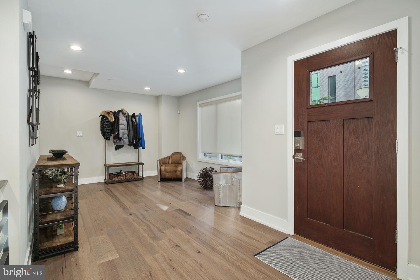 608 North 3rd Street Philadelphia, PA 19123 - Photo 2 of 39