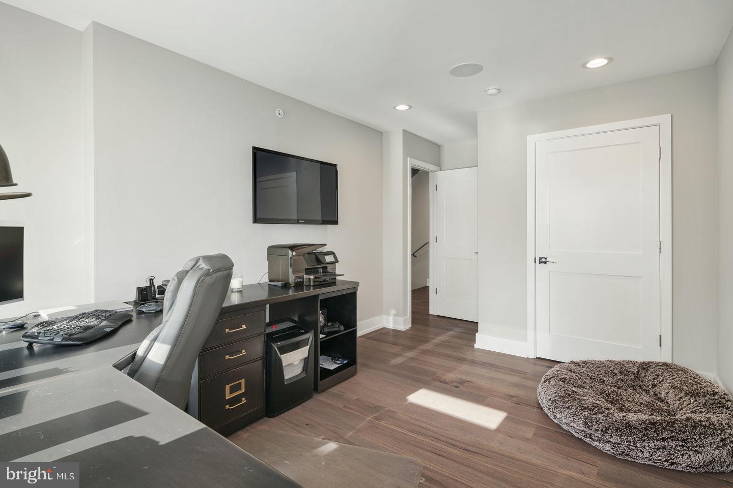 608 North 3rd Street Philadelphia, PA 19123 - Photo 29 of 39