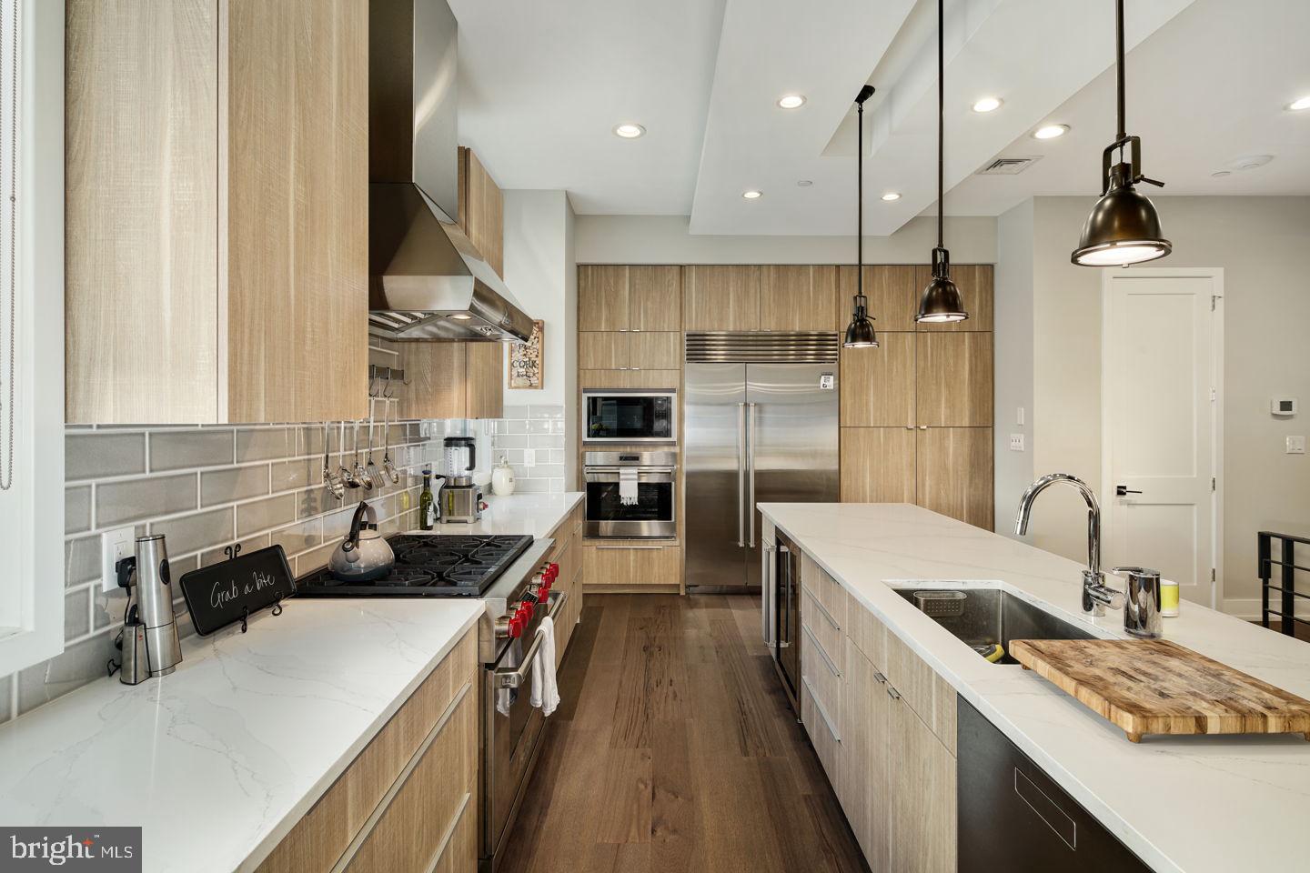 608 North 3rd Street Philadelphia, PA 19123 - Photo 7 of 39